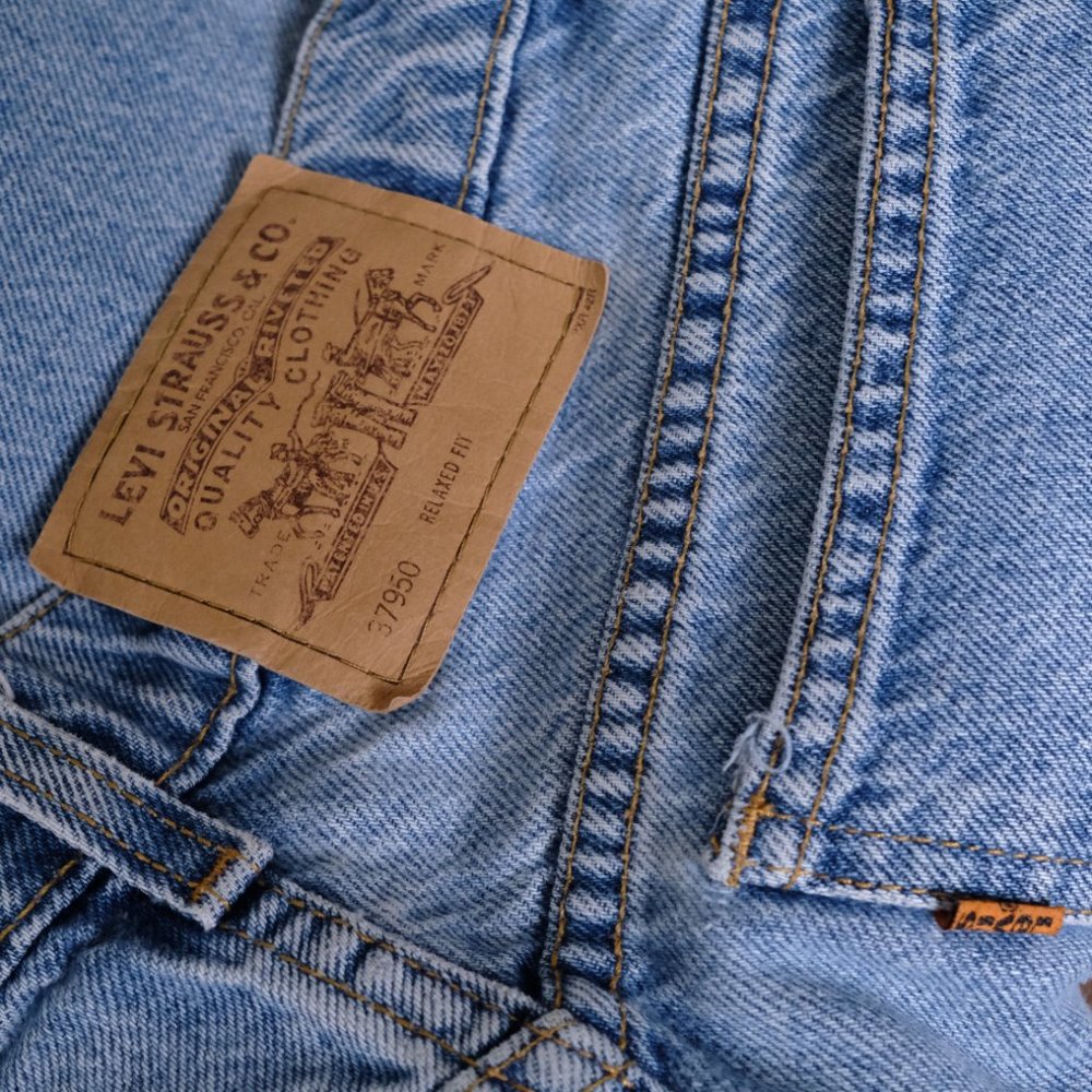 Vintage Levis High Waisted 950 Relaxed Fit Stonewash Denim Shorts Size 9 - Picture 6 of 7
